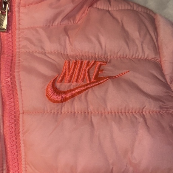 Nike pink jacket size 4T girls - Picture 5 of 6